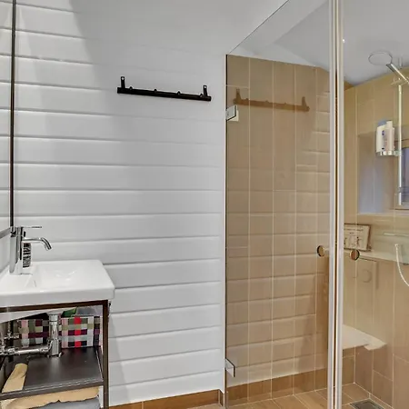 3 Bedroom Nice In Дом отдыха Stroby