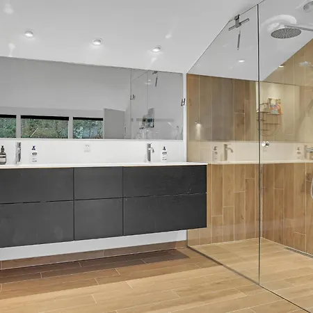 3 Bedroom Nice In *